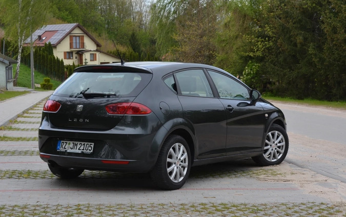 Seat Leon cena 22900 przebieg: 178400, rok produkcji 2010 z Dzierzgoń małe 352